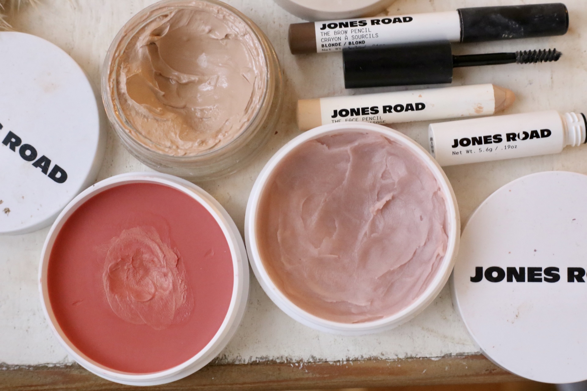 I tried Jones Road Beauty (here’s my no-nonsense review)